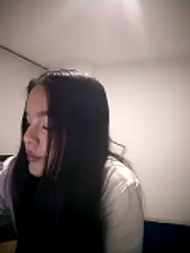 Snapshot of SweetFortuner chatting on 11.04.25 SweetFortuner online show from 11.04.25