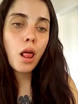 Snapshot of lucylovles chatting on 01.28.25 lucylovles online show from 01.28.25