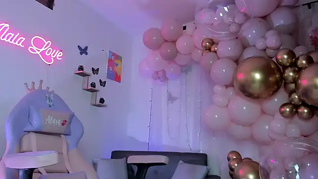 Snapshot of Alaia_Love77 chatting on 02.05.25 Alaia Love77 online show from 02.05.25