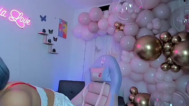 Snapshot of Alaia_Love77 chatting on 02.08.25 Alaia Love77 online show from 02.08.25