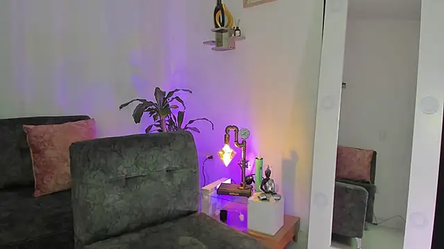 Snapshot of Alaia_Love77 chatting on 02.16.25 Alaia Love77 online show from 02.16.25