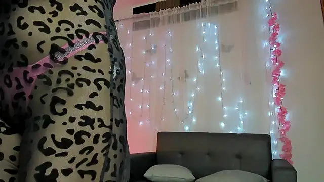 Snapshot of Alaia_Love77 chatting on 03.13.25 Alaia Love77 online show from 03.13.25