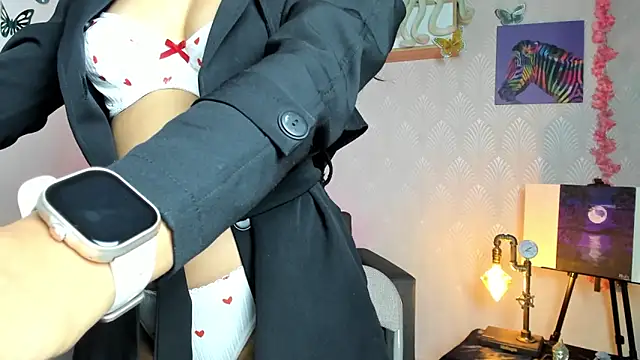 Snapshot of Alaia_Love77 chatting on 09.17.25 Alaia Love77 online show from 09.17.25