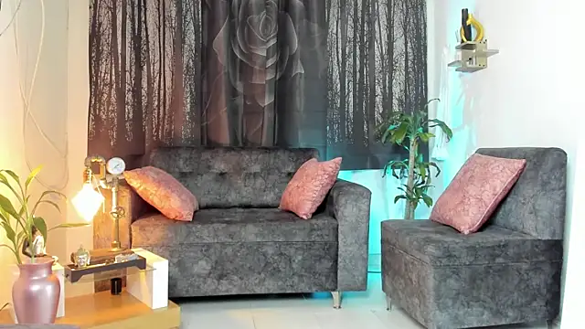 Snapshot of Alaia_Love77 chatting on 11.16.25 Alaia Love77 online show from 11.16.25