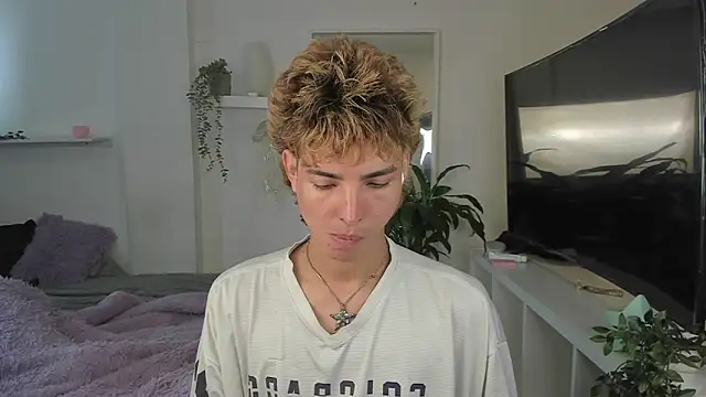 santy-kitty online show from 10.30.25