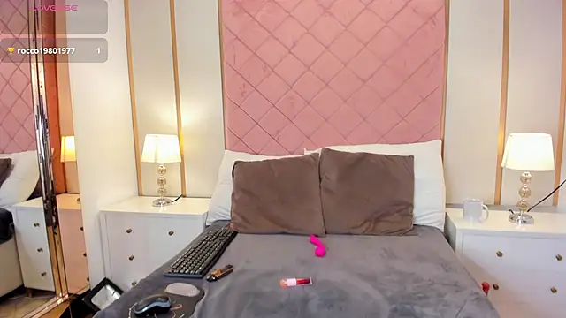 Issabella Roa online show from 04.11.26