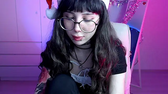 Snapshot of MoriHorri chatting on 12.28.24 MoriHorri online show from 12.28.24