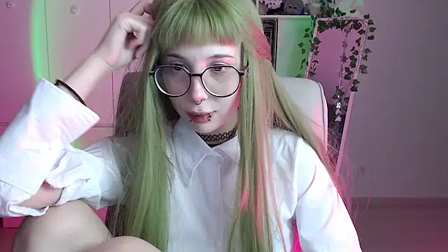 Snapshot of MoriHorri chatting on 03.12.25 MoriHorri online show from 03.12.25