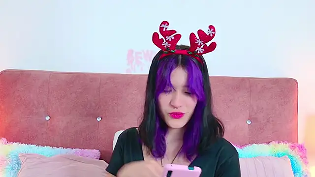 Snapshot of AlliciaKim chatting on 12.08.24 AlliciaKim online show from 12.08.24