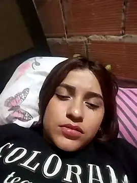 perlita05 online show from 02.13.25