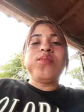 perlita05 online show from 02.15.25