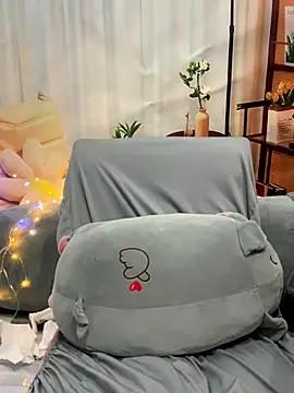 Snapshot of -Zelda- chatting on 12.20.25 -Zelda- online show from 12.20.25