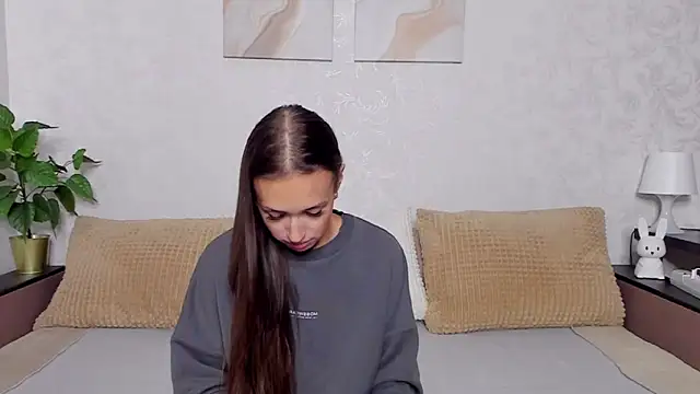 Snapshot of ChloeTeles_ chatting on 03.03.25 ChloeTeles online show from 03.03.25