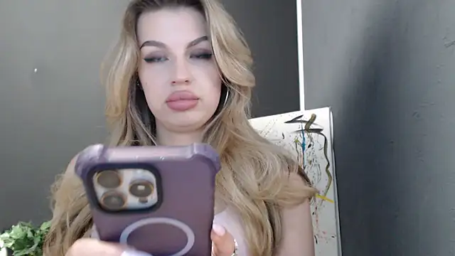 Snapshot of Your_Jessy chatting on 06.04.26 Your Jessy online show from 06.04.26