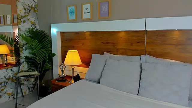 EmaBakker online show from 10.24.25