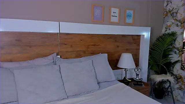 EmaBakker online show from 11.07.25