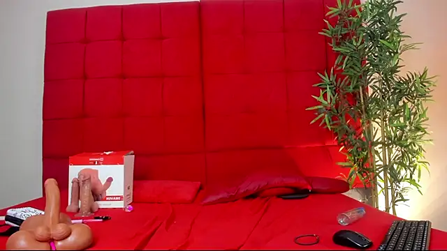 andrea hilton  online show from 02.07.25