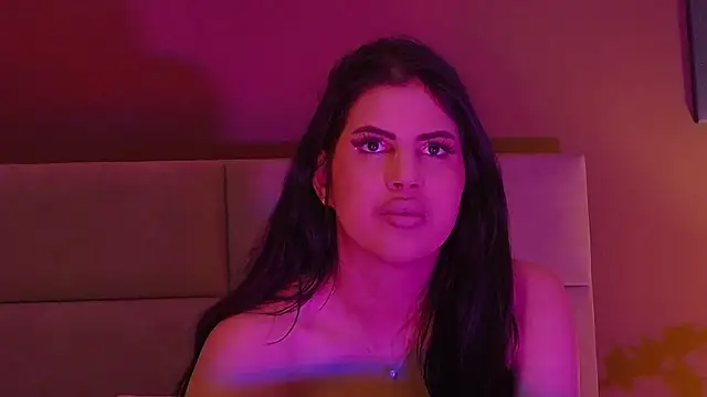 Snapshot of GiuliaHarvey chatting on 02.02.25 GiuliaHarvey online show from 02.02.25