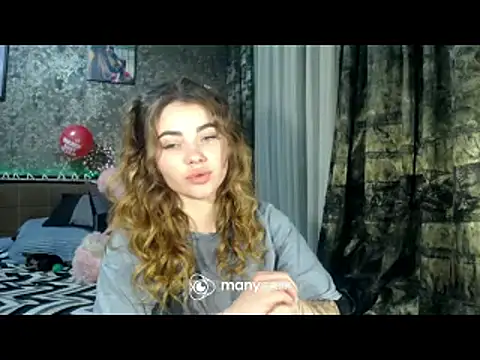 Snapshot of BonnyShy chatting on 02.16.25 BonnyShy online show from 02.16.25