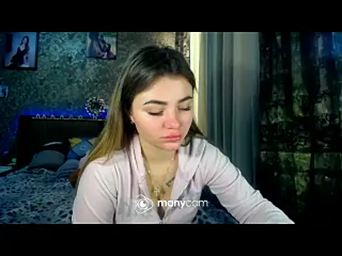 Snapshot of BonnyShy chatting on 02.27.25 BonnyShy online show from 02.27.25