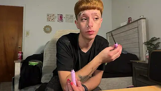 Snapshot of twentywithafelonyy chatting on 11.15.25 twentywithafelonyy online show from 11.15.25