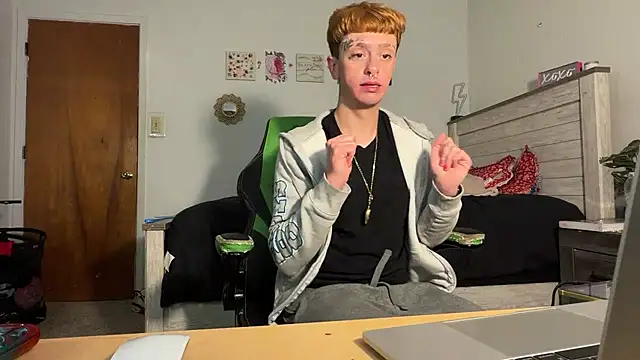 Snapshot of twentywithafelonyy chatting on 11.24.25 twentywithafelonyy online show from 11.24.25