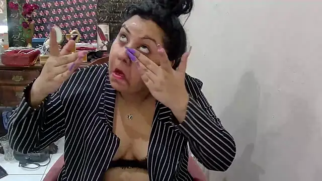 Snapshot of GoddessLorenaTheeSiren chatting on 03.14.25 GoddessLorenaTheeSiren online show from 03.14.25