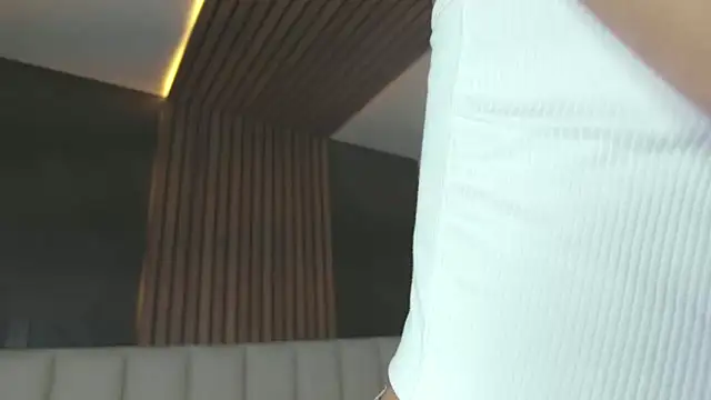 ParisFox  online show from 02.21.25