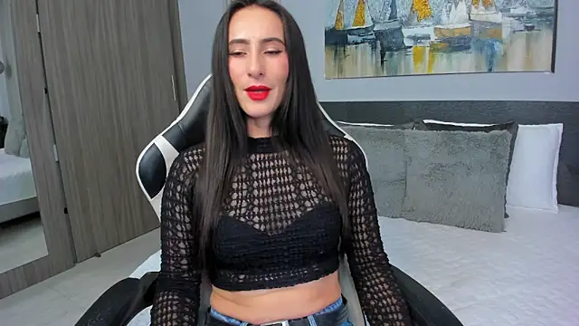Snapshot of SaraGomez1 chatting on 05.18.26 SaraGomez1 online show from 05.18.26