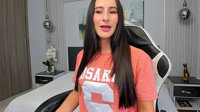 Snapshot of SaraGomez1 chatting on 05.19.26 SaraGomez1 online show from 05.19.26