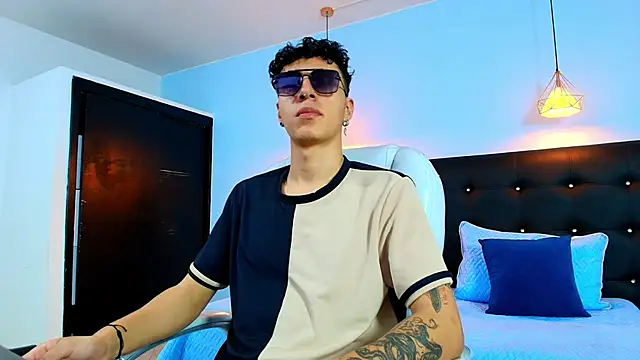 Lobo 17  online show from 02.21.25