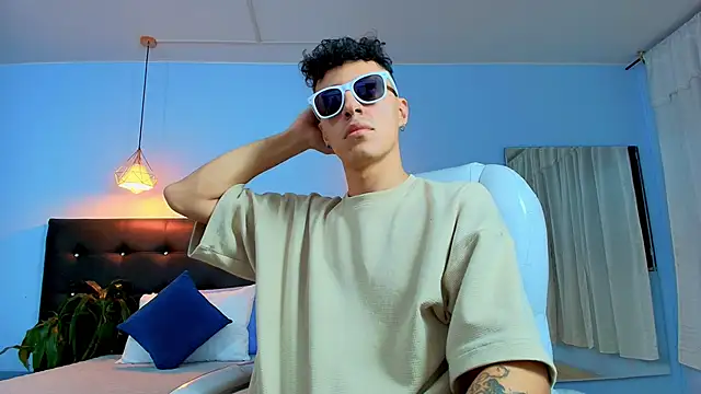 Lobo 17  online show from 03.23.25