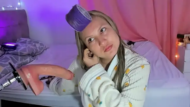 Annaraquel  online show from 12.05.25