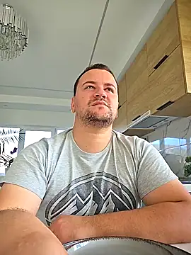 Snapshot of KarlosCarutox chatting on 11.12.25 KarlosCarutox online show from 11.12.25