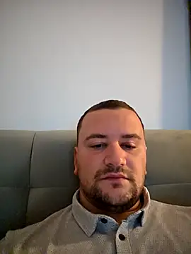 Snapshot of KarlosCarutox chatting on 11.16.25 KarlosCarutox online show from 11.16.25