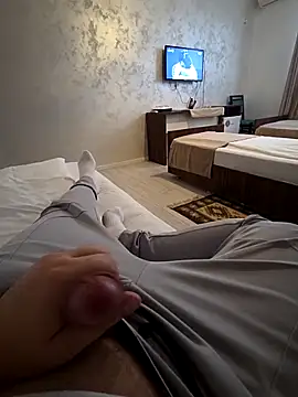 Snapshot of KarlosCarutox chatting on 11.28.25 KarlosCarutox online show from 11.28.25