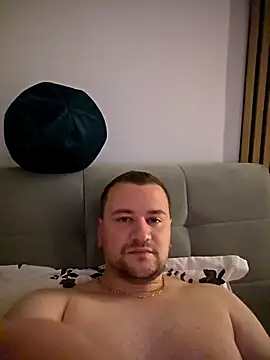 Snapshot of KarlosCarutox chatting on 12.16.25 KarlosCarutox online show from 12.16.25