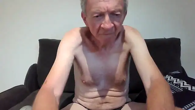 Snapshot of naturiste974 chatting on 02.21.25 naturiste974 online show from 02.21.25