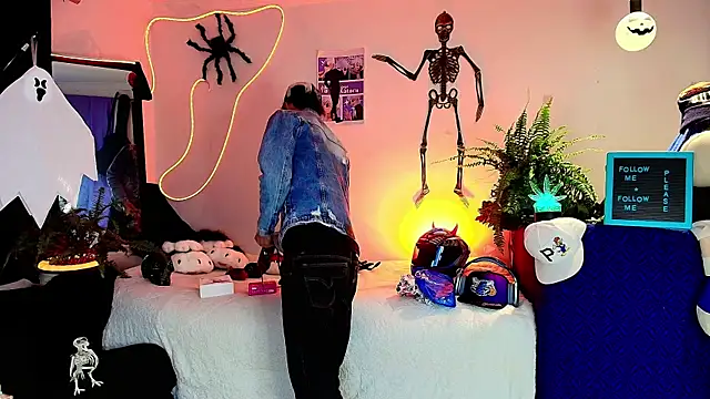 twink sebas  online show from 10.21.25