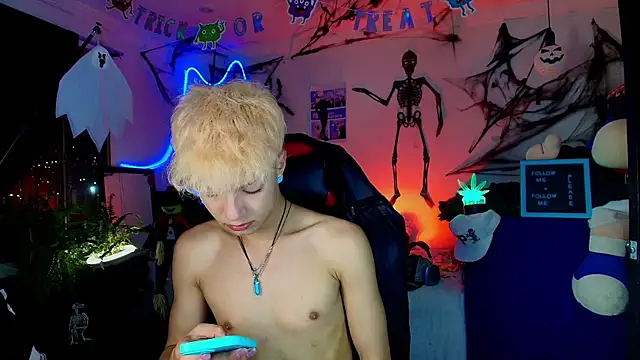 twink sebas  online show from 10.30.25