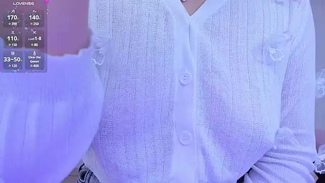 Snapshot of misshoneyxxx chatting on 12.10.24 misshoneyxxx online show from 12.10.24