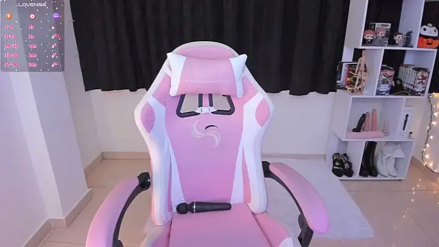 Snapshot of misshoneyxxx chatting on 03.21.25 misshoneyxxx online show from 03.21.25