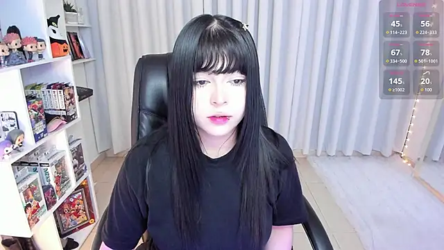 Snapshot of misshoneyxxx chatting on 09.09.25 misshoneyxxx online show from 09.09.25