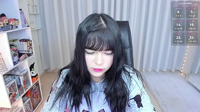 Snapshot of misshoneyxxx chatting on 11.05.25 misshoneyxxx online show from 11.05.25