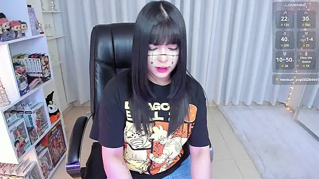 Snapshot of misshoneyxxx chatting on 11.07.25 misshoneyxxx online show from 11.07.25