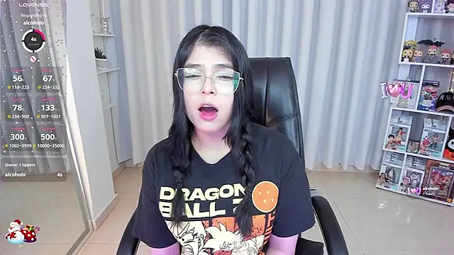 Snapshot of misshoneyxxx chatting on 11.22.25 misshoneyxxx online show from 11.22.25