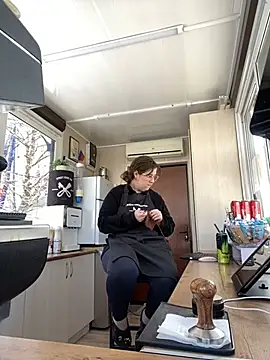 cinnabon  online show from 02.05.25