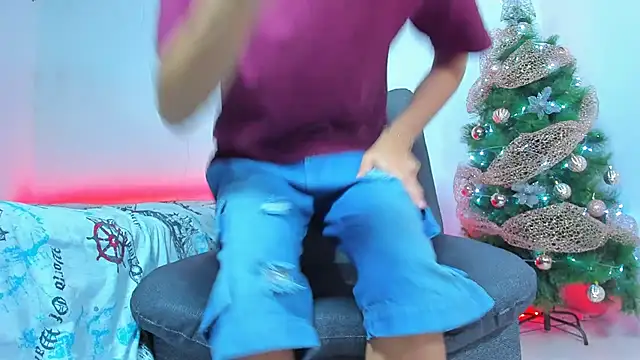 Snapshot of maxowens_oficial chatting on 12.15.24 maxowens oficial online show from 12.15.24