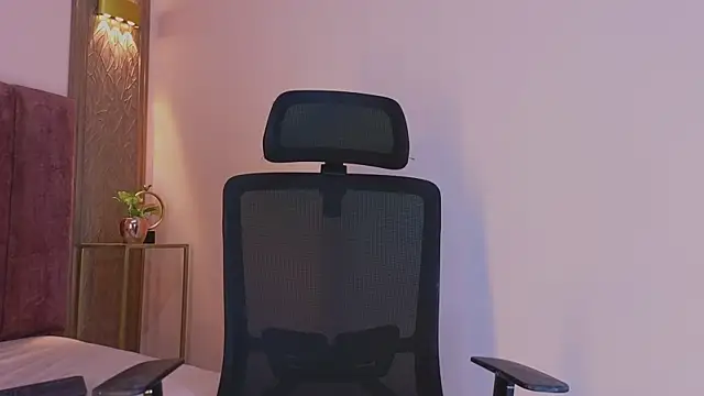 Emy leon online show from 11.11.25