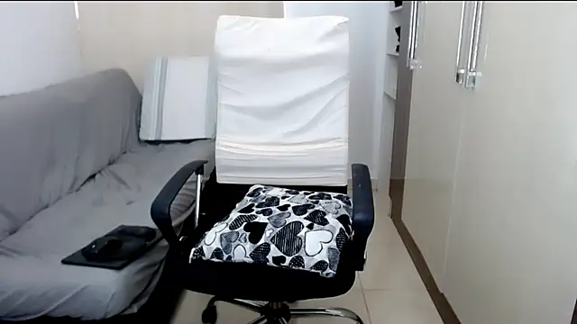 Laura-pervert online show from 02.16.25